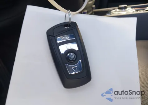 2013 Rolls-Royce Ghost z USA, uszkodzony, nr VIN SCA664L55DUX65945